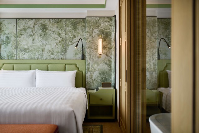 3. 昆明香格里拉 豪华阁行政房卧室.jpg