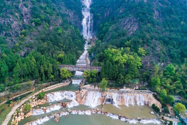 中华第一高瀑：天台山大瀑布试运营啦！