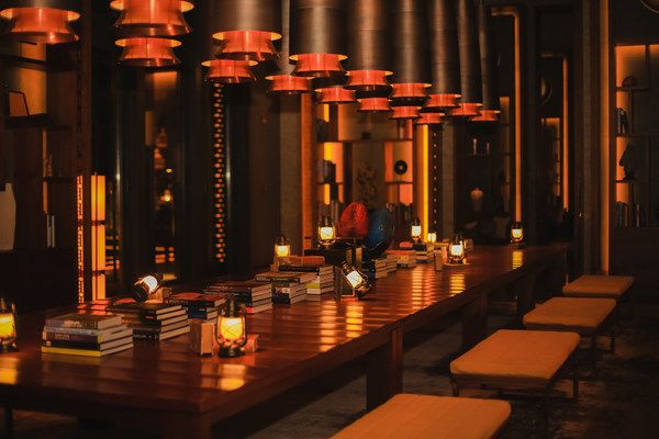 三亚太阳湾柏悦酒店举行万圣节暗夜主题派对