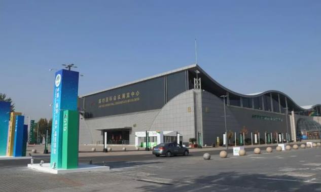 廊坊市委市政府领导莅临会展中心检查农交会布展工作进程
